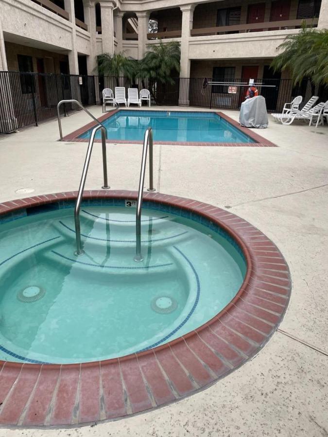 Premier Inns Thousand Oaks Hotel