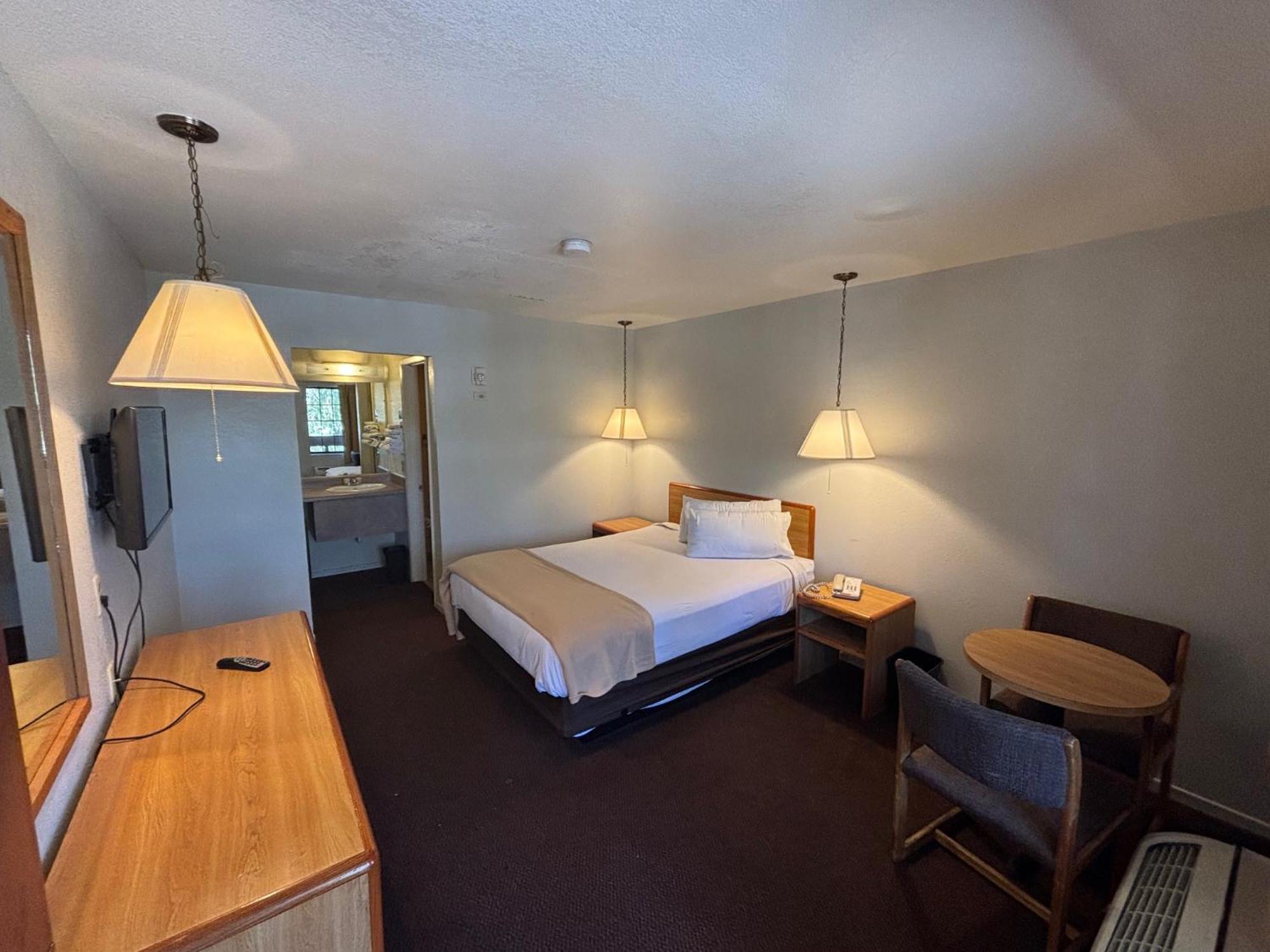 Premier Inns Thousand Oaks 3*